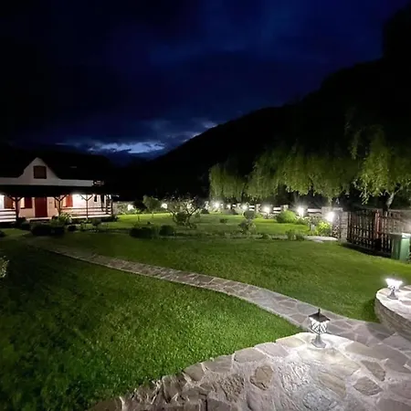 Casa De Piatra בית נופש *
