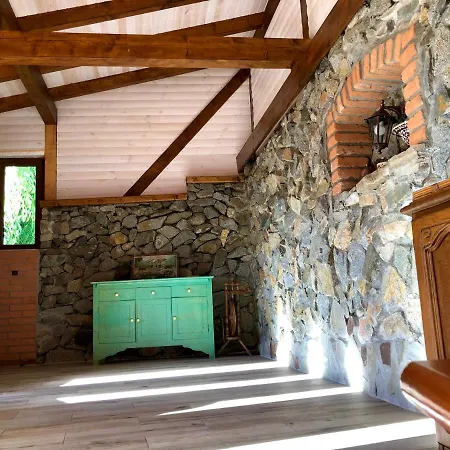 Casa De Piatra Strungari
